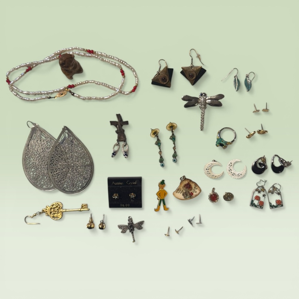 Cottagecore Vintage Costume Jewelry Lot 38 Pc Earrings Pins Necklace Ring Mixed